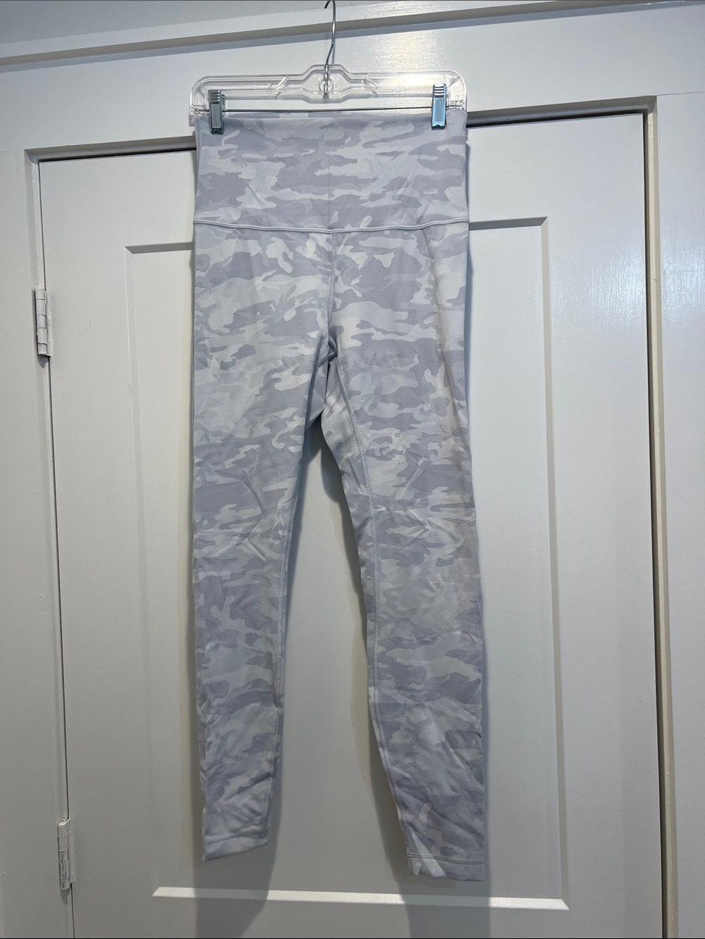 Lululemon High-Waist women’s Camo Leggings - Light Gray/darker grey hues size 10